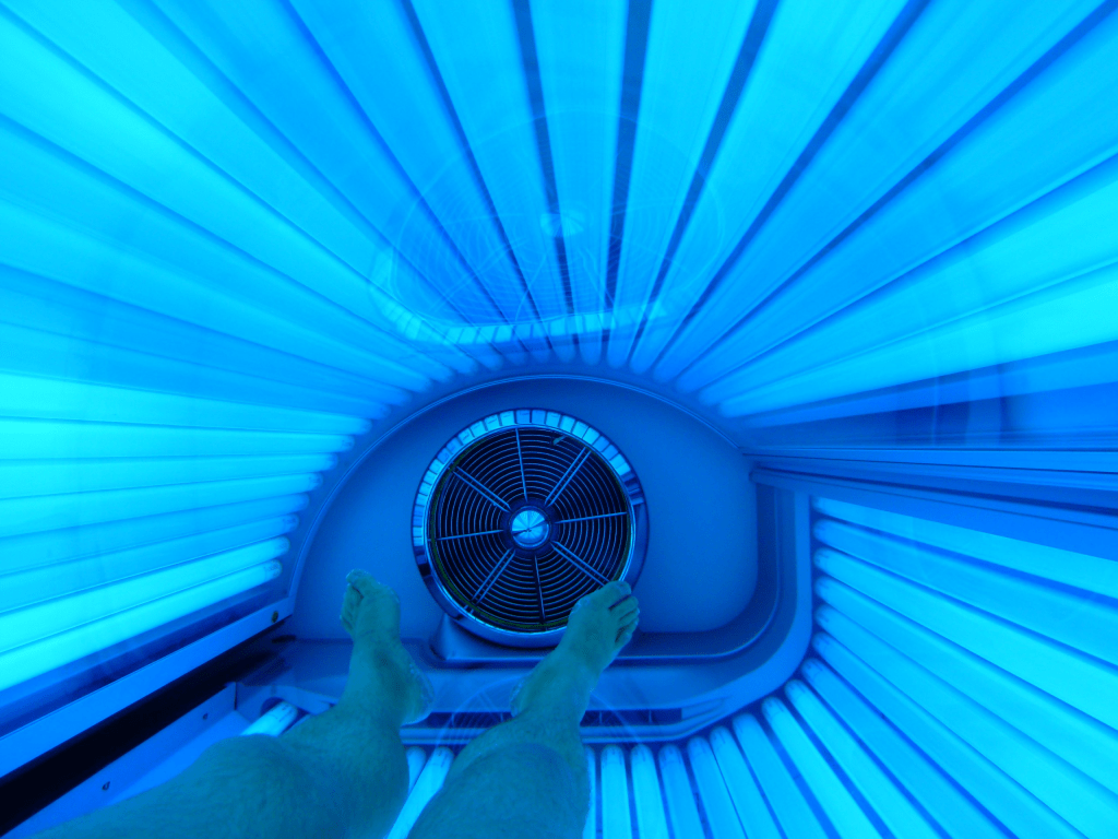 Tanning booth causes skin cancer increases risk melanoma